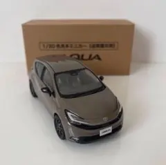非売品 トヨタ 新型アクア ミニカー カラーサンプル マッドバス - メルカリ