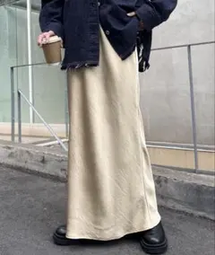 スタイルアップサテンスカートのサムネイル