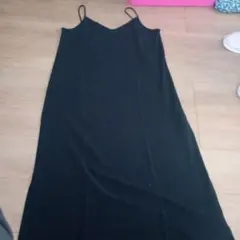 美品　ユニクロ黒のキャミソールロングワンピース