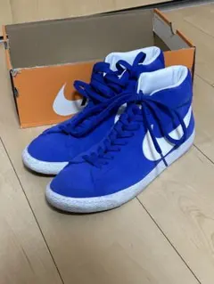 NIKE BLAZER