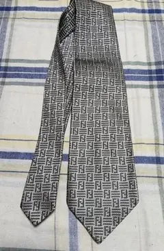FENDI ネクタイ ブラック グレー