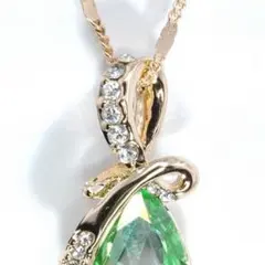 値下げ！【新品】 ネックレス アクセサリー ペリドットゴールド