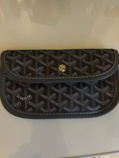 GOYARD ゴヤール サンルイ 付属ポーチのみ 赤 蓋部分にインク移り汚れ