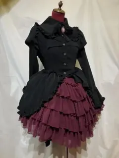 marble カメオタイ付きクラシカルバッスルリボンワンピース 黒×えんじ