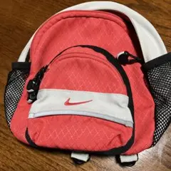 Nike 小型リュック 赤/白
