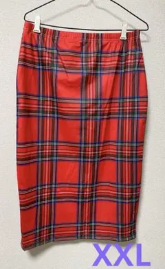 赤のタータンチェックタイトスカート