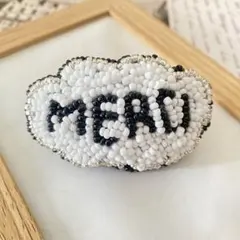 ビーズ刺繍 ブローチ フランス語 merci メルシー　ハンドメイド　手作り