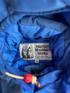 Item thumbnail for item 7dc8f693-efdf-4cf5-b6a3-5b9b9fdb2f3c