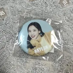 TWICEナヨン 缶バッジ　4th world tour iii 38個 2025年最新】twice ナヨン 缶バッチの人気アイテム - メルカリ