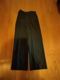 UNIQLO　タックワイドパンツ