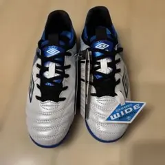 Umbro WIDE MODEL サッカーシューズ ホワイト/ブルー