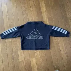 adidas 黒 クロップド トレーナー