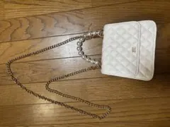 (NICECLAUP ノベルティ)ホワイトキルティングショルダーバッグ