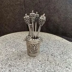 Item thumbnail for item 1f4a7d13-ae2a-44f6-8cc9-fe96930538db