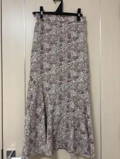 【N.】マーメイドスカート Mサイズ　小花柄　ブラウンのサムネイル
