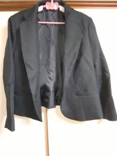 黒 テーラードジャケット