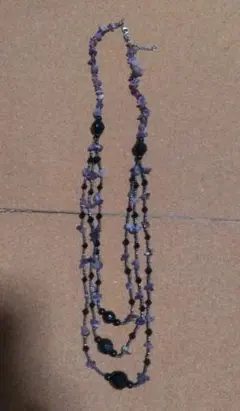 アメジストと黒ビーズのロングネックレス