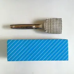 Item thumbnail for item 1e880516-96f6-4b70-8e12-cd6556243d3f