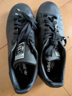 スタンスミス スニーカー