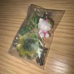 ハローキティ　シークレットクローバーストラップ　ステッカーおまけ