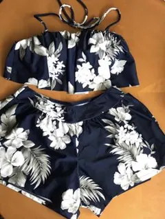 紺色に白の花柄水着3点セット