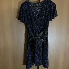 黒と紫の格子柄半袖ワンピースのサムネイル