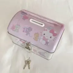 新品 Hello Kitty ハローキティ 鍵付き 貯金箱 缶ケース キティ Amazon.co.jp: サンリオ(SANRIO) お菓子＆缶バンク ハローキティ 2025