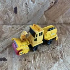 トミカ　日本除雪機製作所 ロータリー除雪車 HTR265 ミニカーのサムネイル