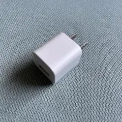 【新品未使用】　Apple純正5W USB ACアダプタ iPhone充電器