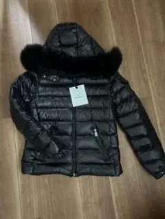 Moncler ブラック ダウンジャケット