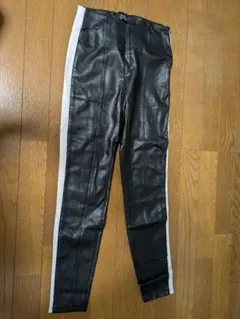【最終価格‼️】Bershka レディース スキニーパンツ 白 黒 レザー