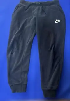 Nike ブラック スウェット　長ズボン　キッズ　150のサムネイル