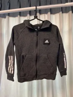 adidas フード付ジャージ　上下　ズボン 中古1着　未使用タグ付1着 140