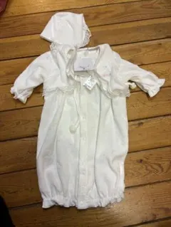 新生児用ホワイトツーウェイ・ドレスオール