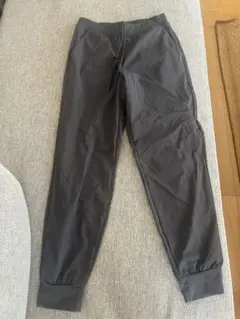 ユニクロ　ウルトラストレッチアクティブジョガーパンツ Sサイズ