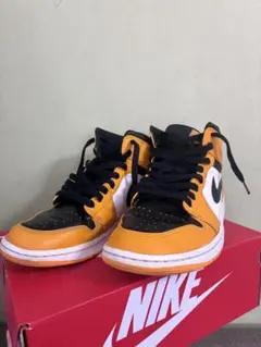 Air Jordan 1 Mid “Taxi” 554724-701