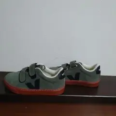 VEJA ベルクロ スニーカー オリーブグリーン