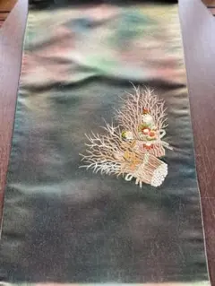 アンティーク袋帯☆B1ブラックにオーロラがかったベースに木の束のデザイン