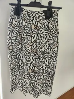 フレイアイディ　レースタイトスカート【新品未使用】