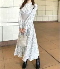 アプレジュール　フリルウエストリブワンピース