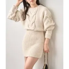 定価8800円　新品タグ付　【Chico】ケーブルドルマンニットミニワンピース