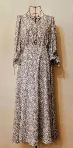 ☆値下げしました　着用1回のみ　花柄ワンピース☆