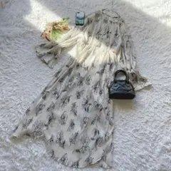 フーズフーチコ 花柄プリーツワンピース F 長袖 ウエストゴム シアー デート