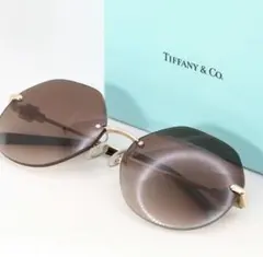 Tiffany Tロゴ サングラス レンズ ボルドー グラデーションのサムネイル