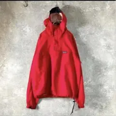 Patagonia レッド フード付き