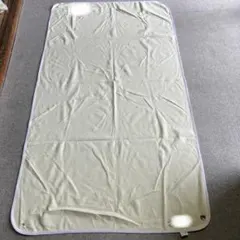 【訳あり】アイリスオーヤマ 防水シーツ クリーム色 約165cm x 88cm