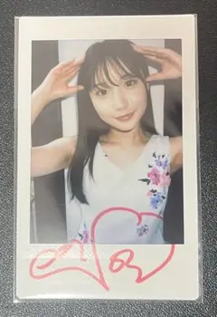 篠原いよ 「直筆」サイン入りチェキ 《2025年8月発売作品/特典》 ①