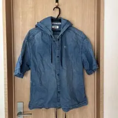 TOMMY JEANS フード付きデニムシャツ
