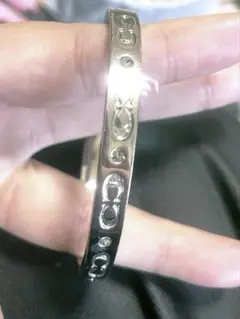 COACH シルバー ストーン付きバングル