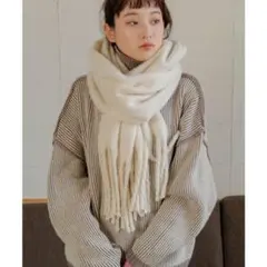 【新品未使用】アイボリー マフラー フリンジ付き